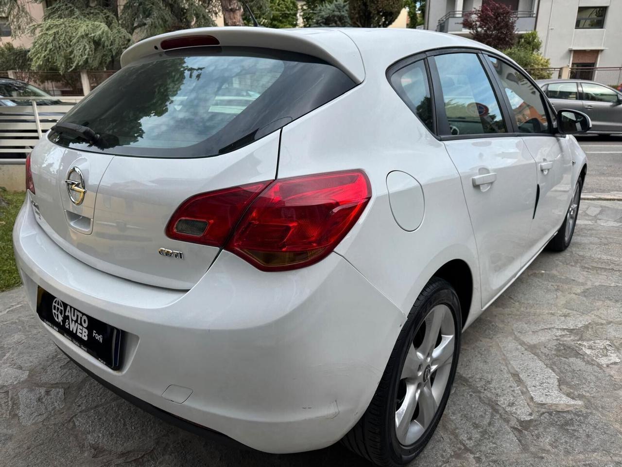 OPEL ASTRA 1.7 CDTI 110cv 5p COSMO NEOPATENT