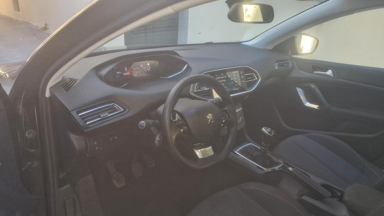 Peugeot 308 BlueHDi 130 S&S Active