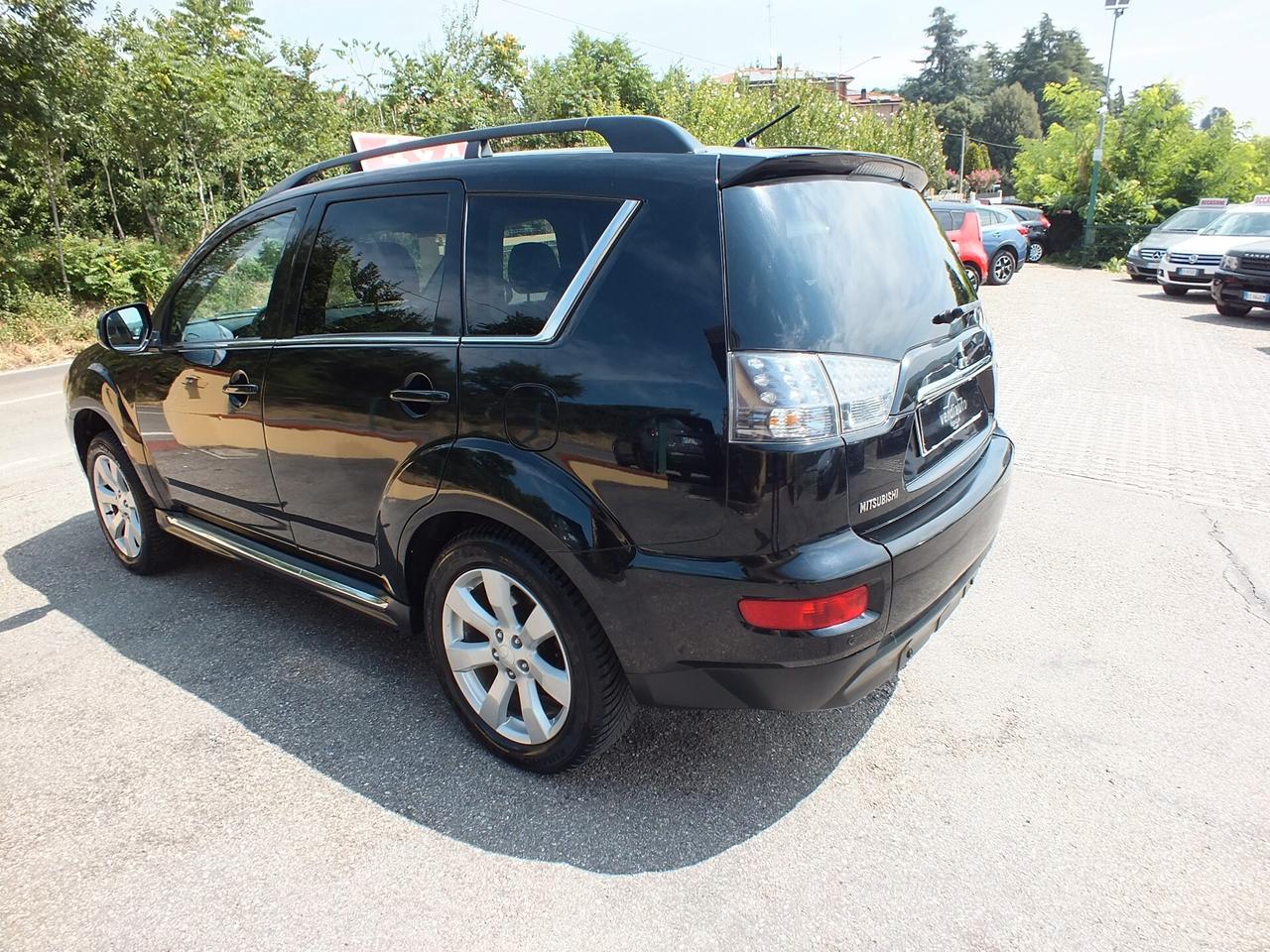 MITSUBISCHI OUTLANDER 155 CV 4X4-AUTOM. 7-POSTI UNIPROPRIETARIO!