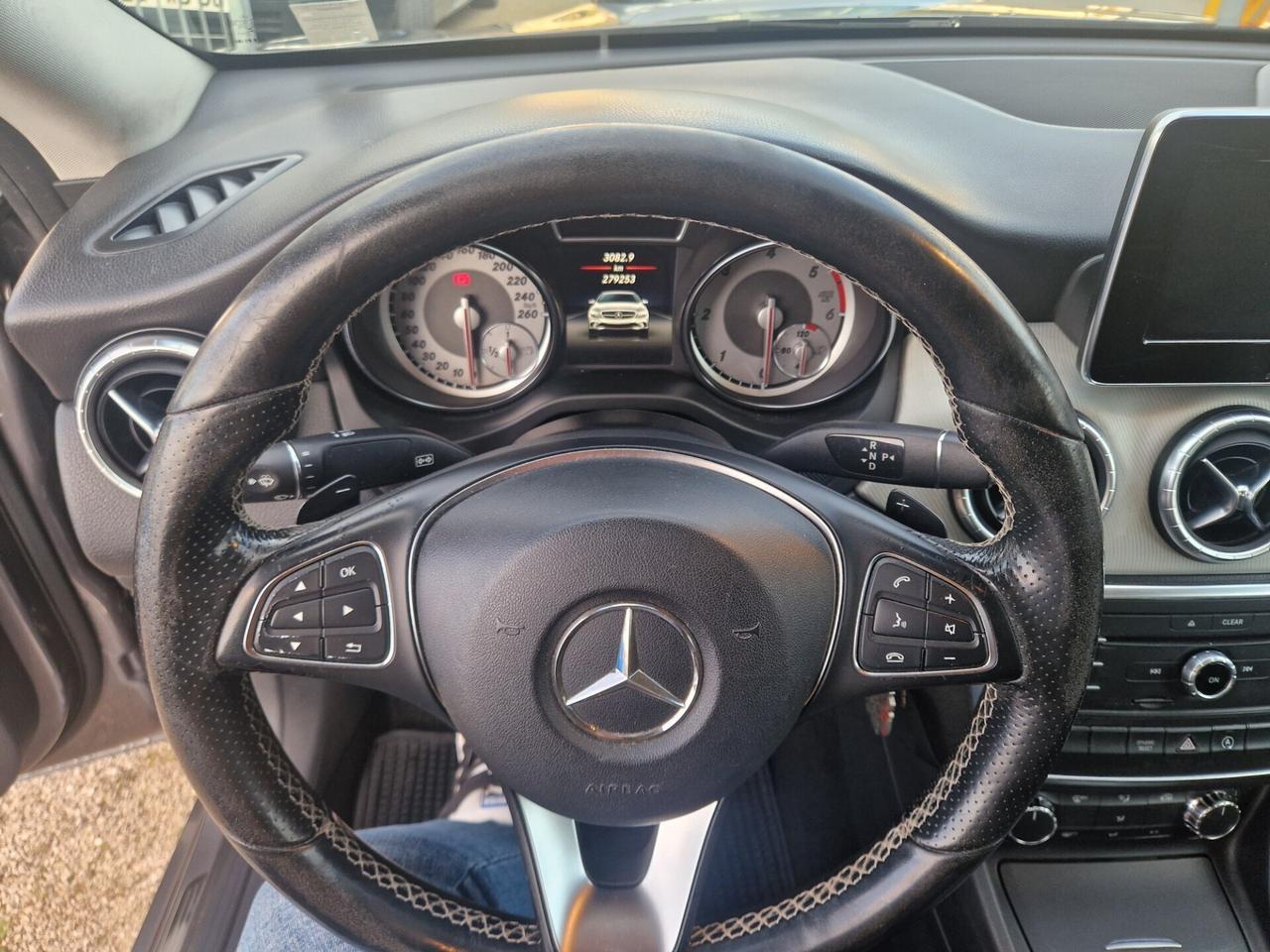 Mercedes-benz CLA 200d Premium - 2016