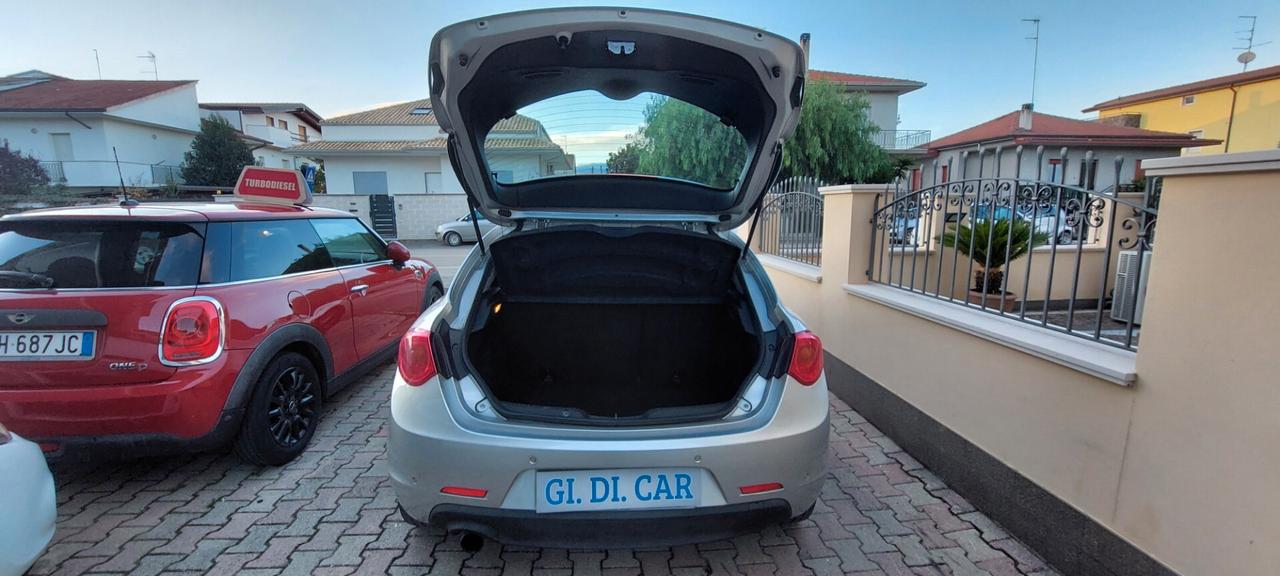 GIULIETTA 1,6 DIESEL 105 CV X NEOPATENTATI TELEFONO LEGA SENSORI FULL IMPECCABILE