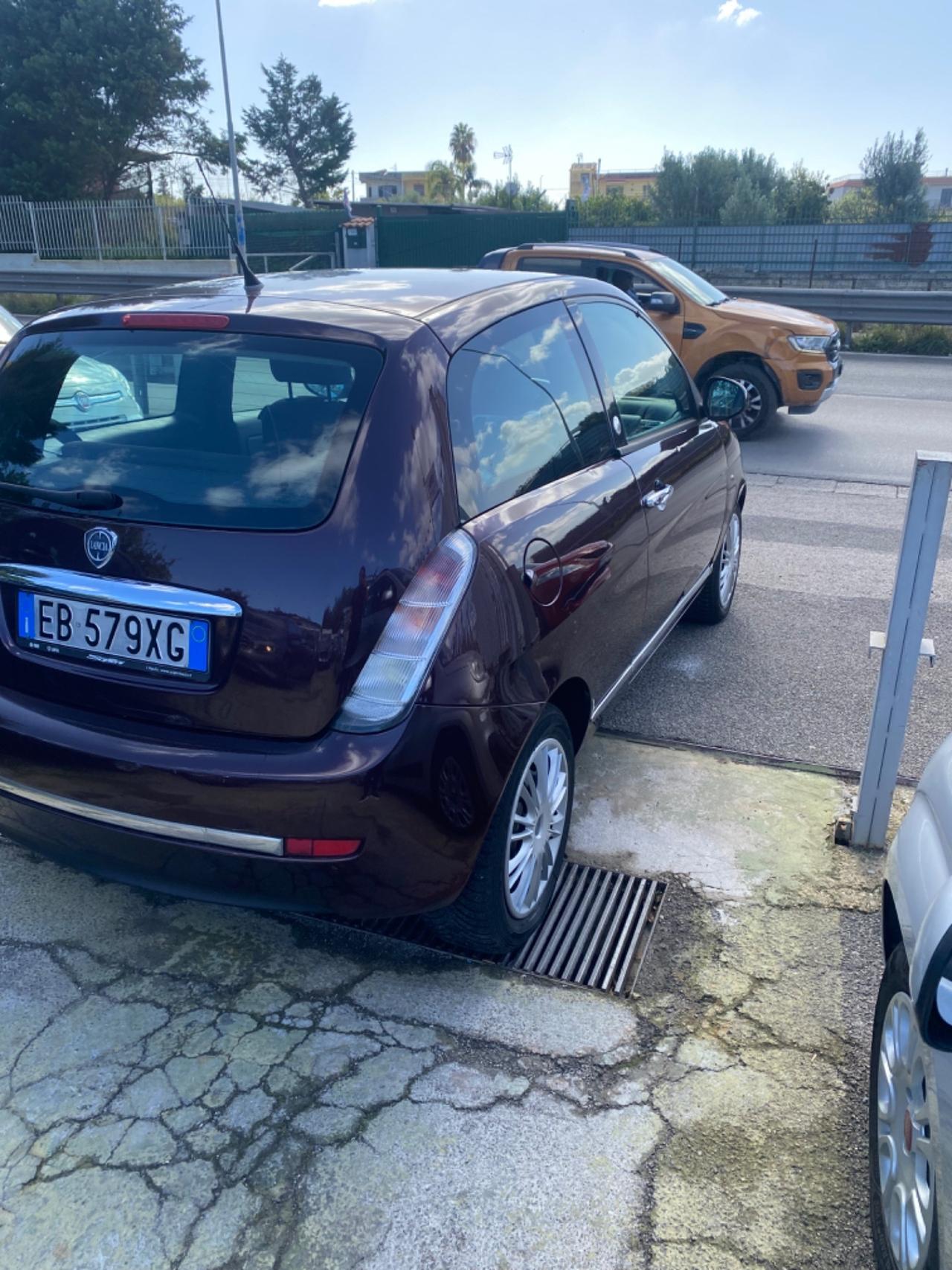 Lancia Ypsilon 1.4 Platino Ecochic GPL