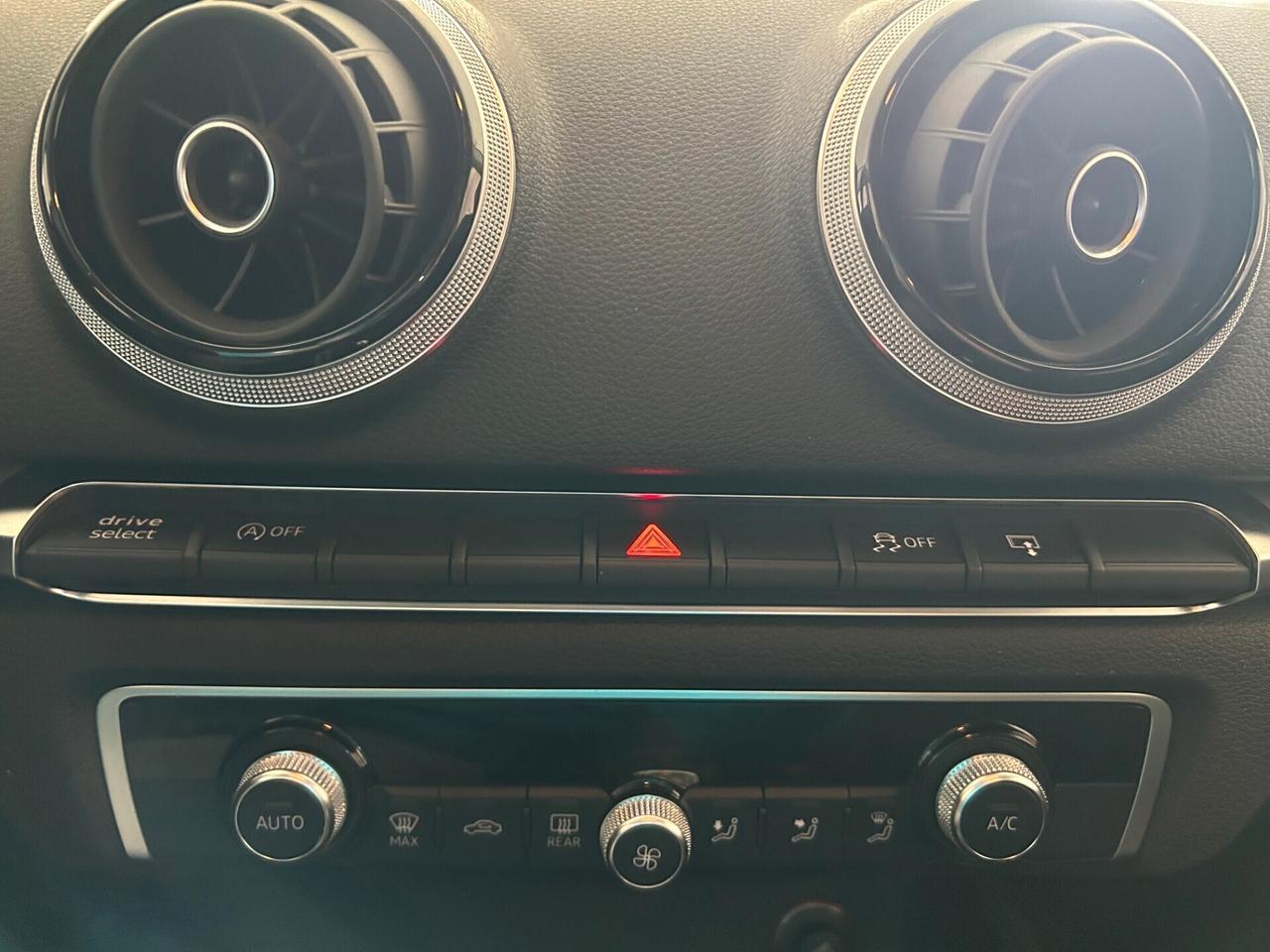 Audi A3 Sportback 1.6 TDI 110cv ADMIRED S-TRONIC E6