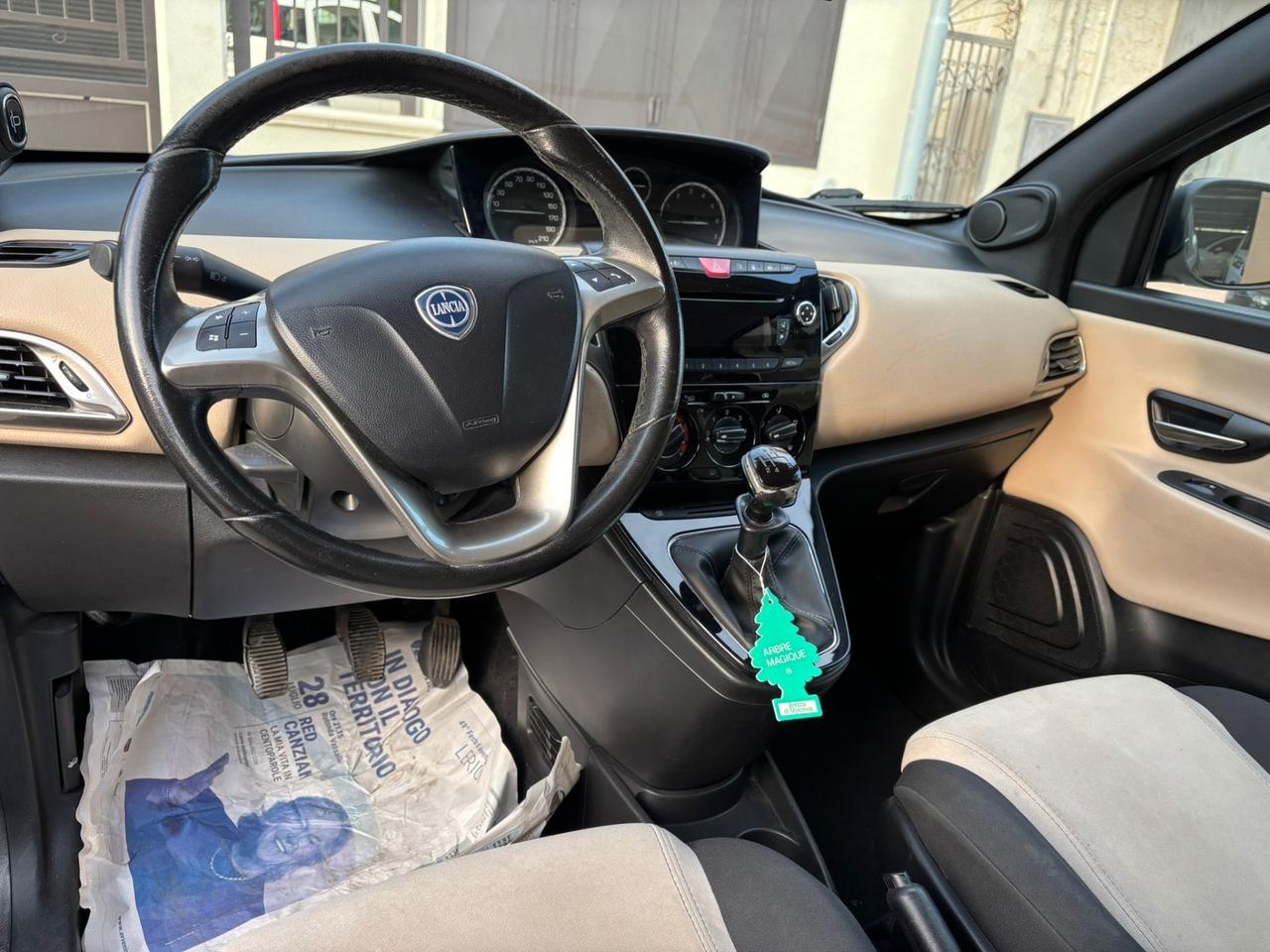 Lancia Ypsilon 1.2 69 CV 5 porte GPL Ecochic Platinum