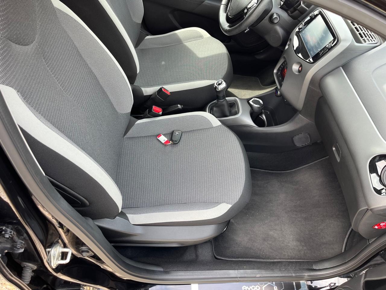 Toyota Aygo Connect 1.0 VVT-i 72 CV 5 porte x-clusiv