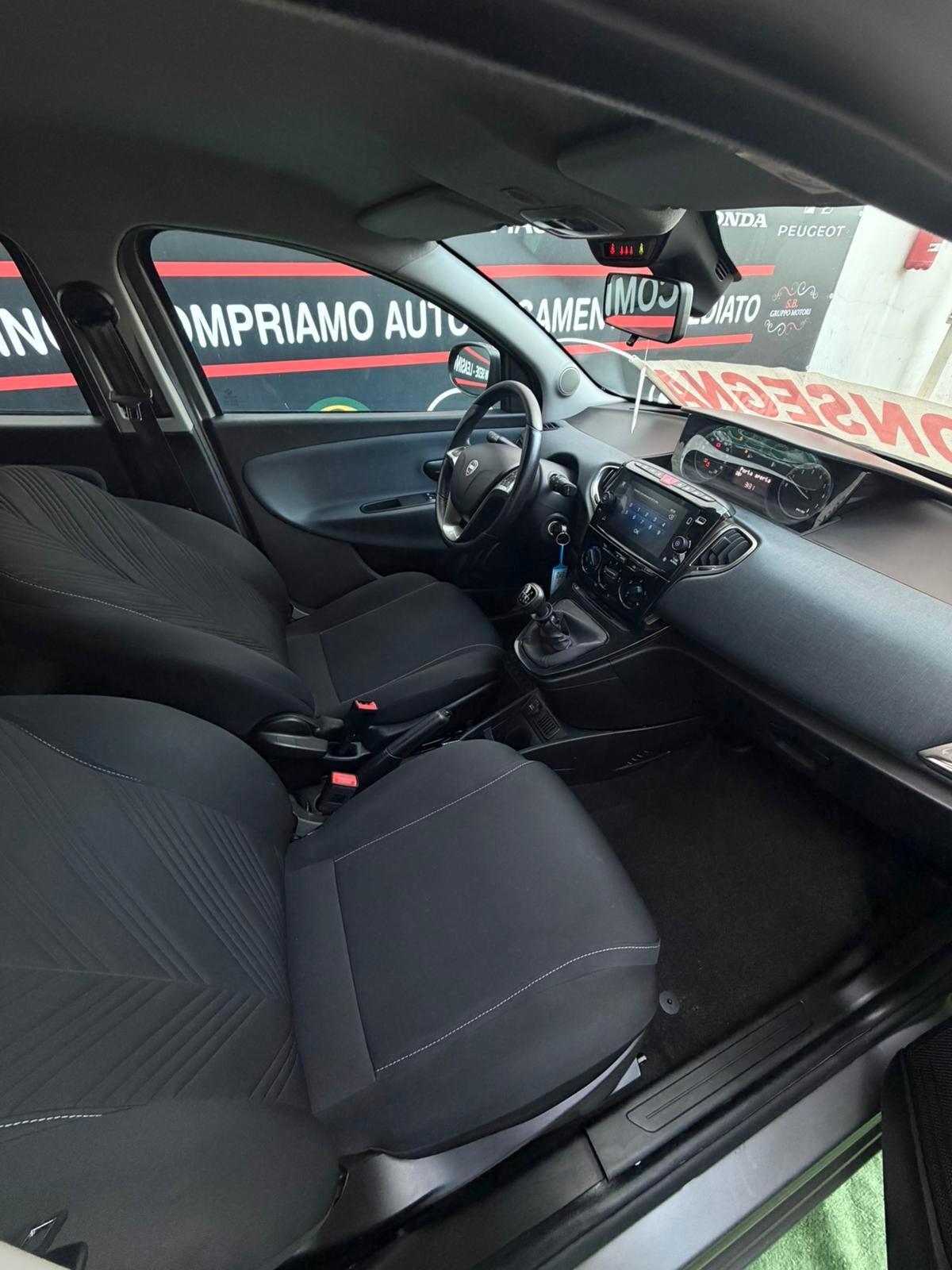 Lancia Ypsilon 1.0 FireFly Hybrid Gold FULL LEGGI!