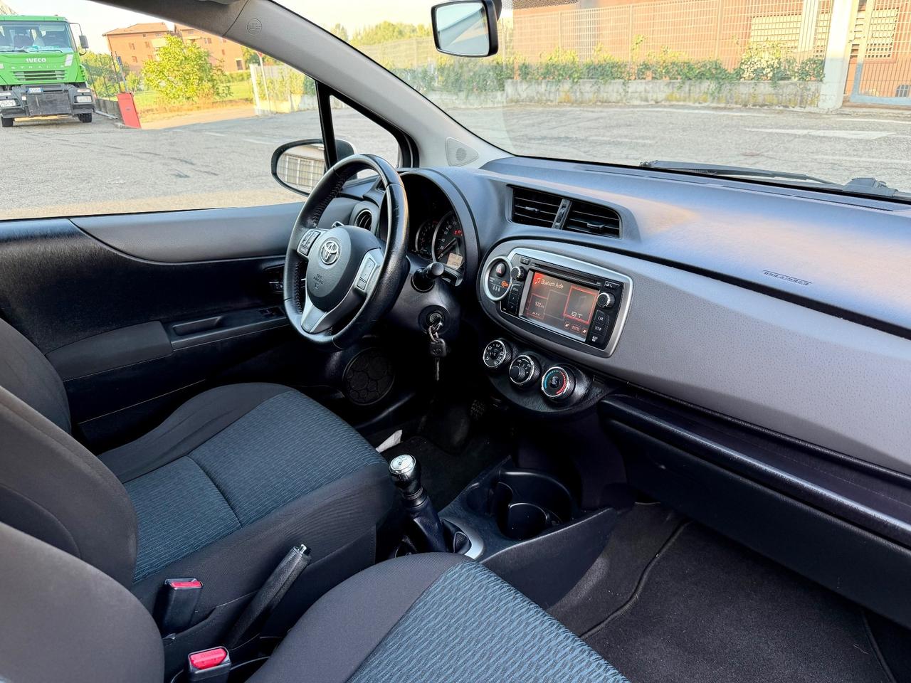 Toyota Yaris 1.0benz 2012 120.000km per neopatentati