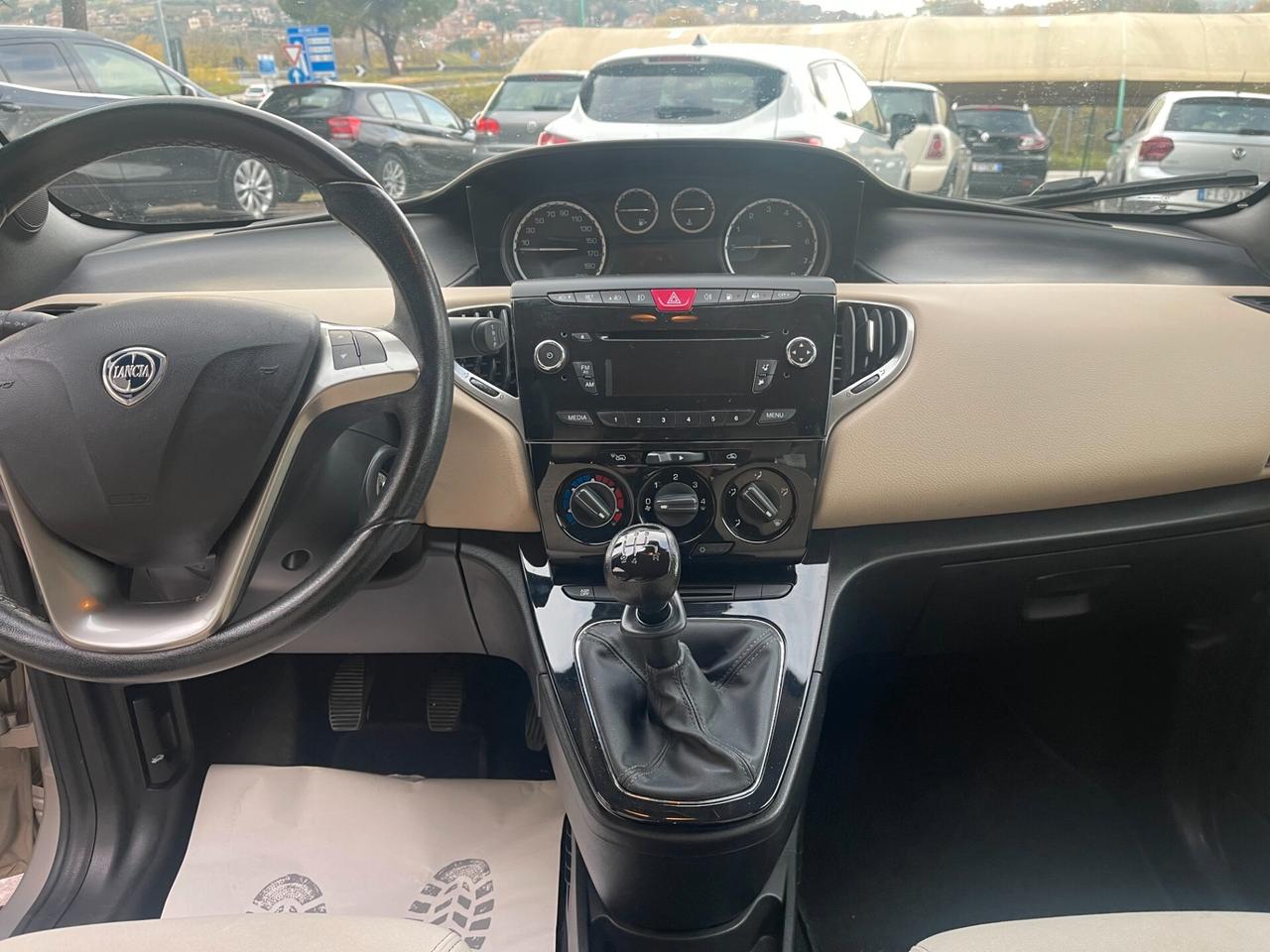 Lancia Ypsilon 0.9 TwinAir 85 CV 5 porte Metano Ecochic Gold NEO PATENTATI