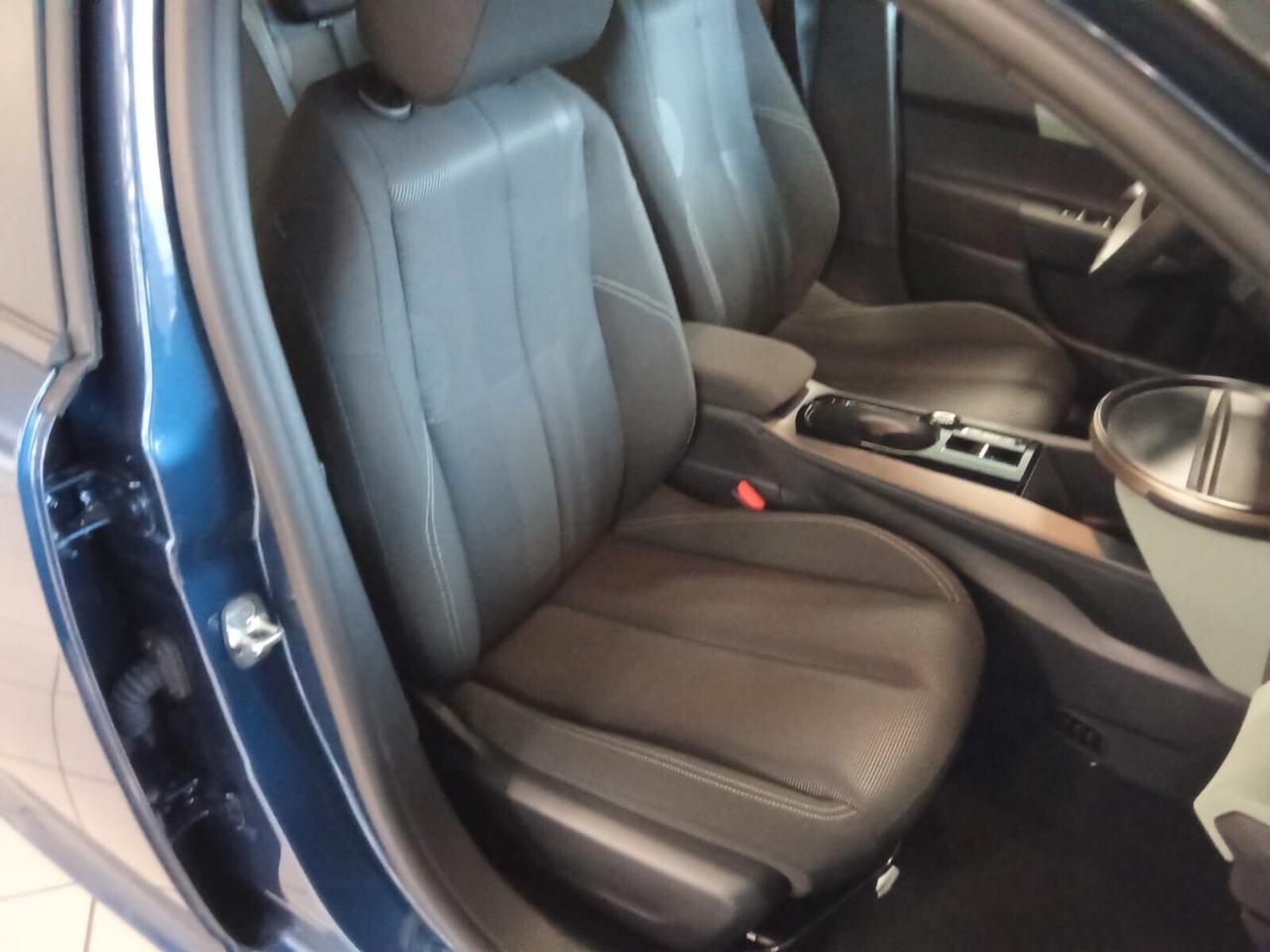 Lancia Ypsilon Hybrid e-DCT