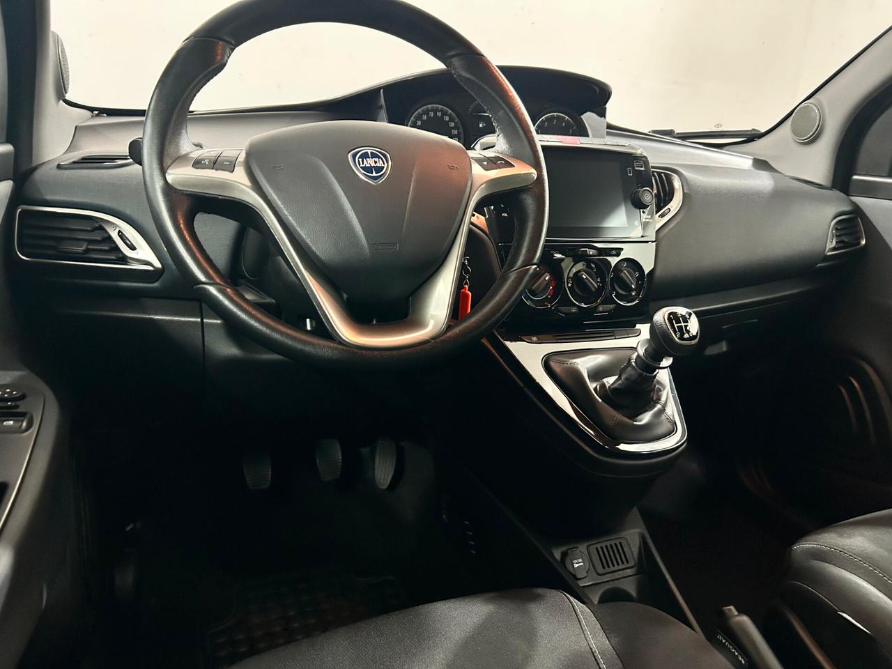 Lancia Ypsilon 1.0 FireFly 5 porte S&S Hybrid Silver Plus