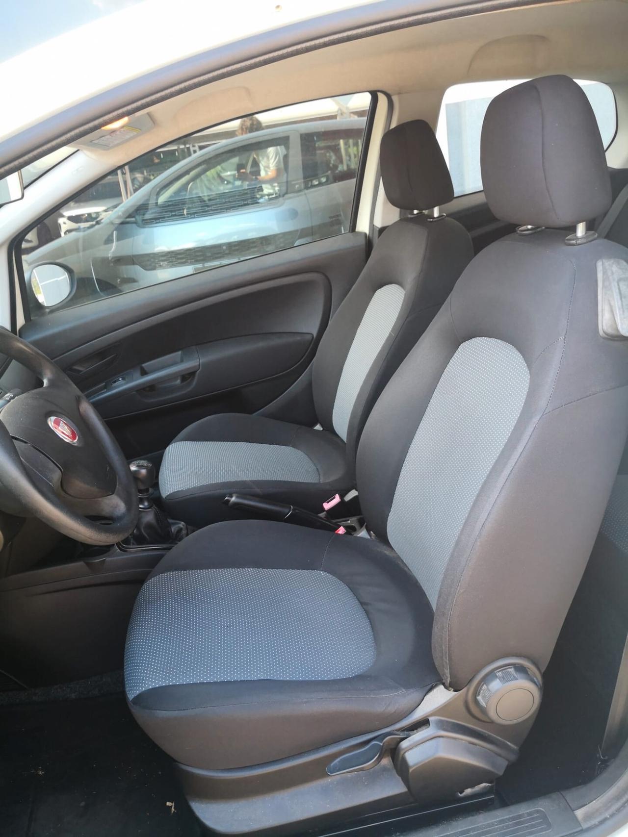 Fiat Grande Punto 1.2 3 porte ***NEOPATENTATI***DISTRIBUZIONE FATTA***