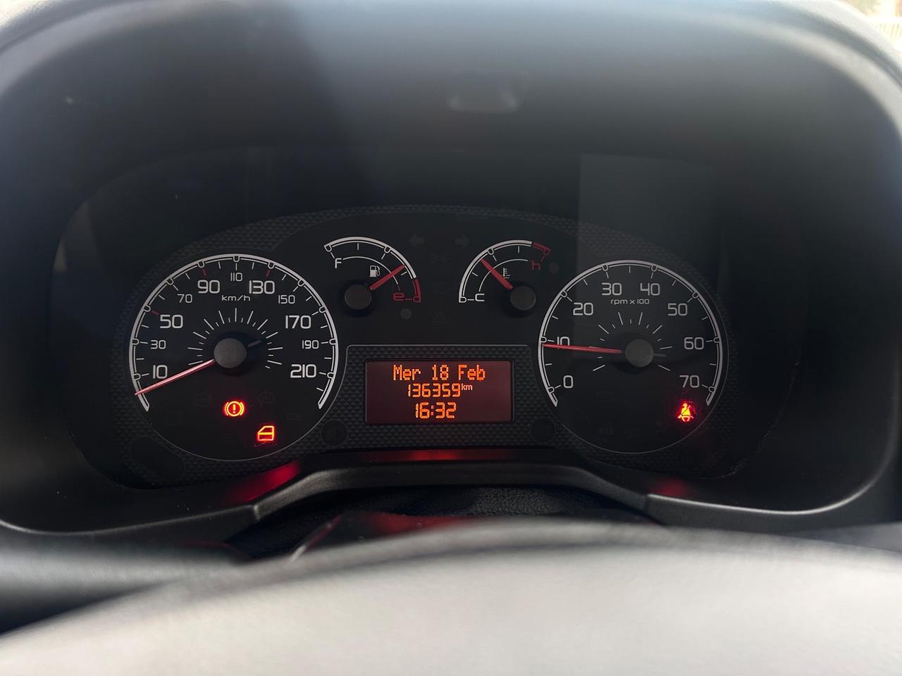 Fiat Qubo 1.3 MJT 75 CV Trekking