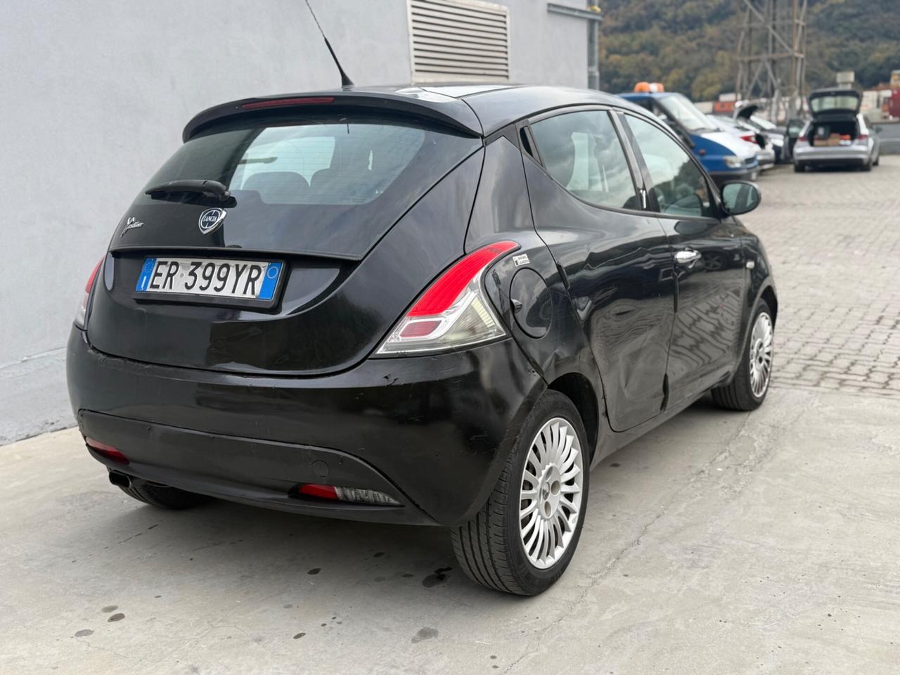 Lancia Ypsilon 1.3 MJT 16V 95 CV 5 porte