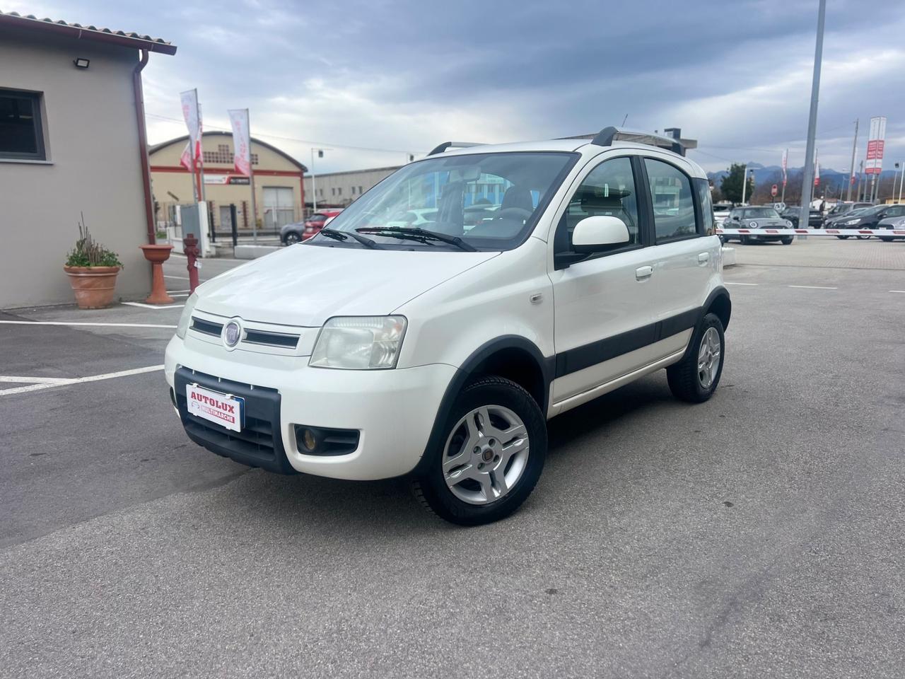 Fiat Panda 1.3 MJT 16V DPF 4x4 Climbing