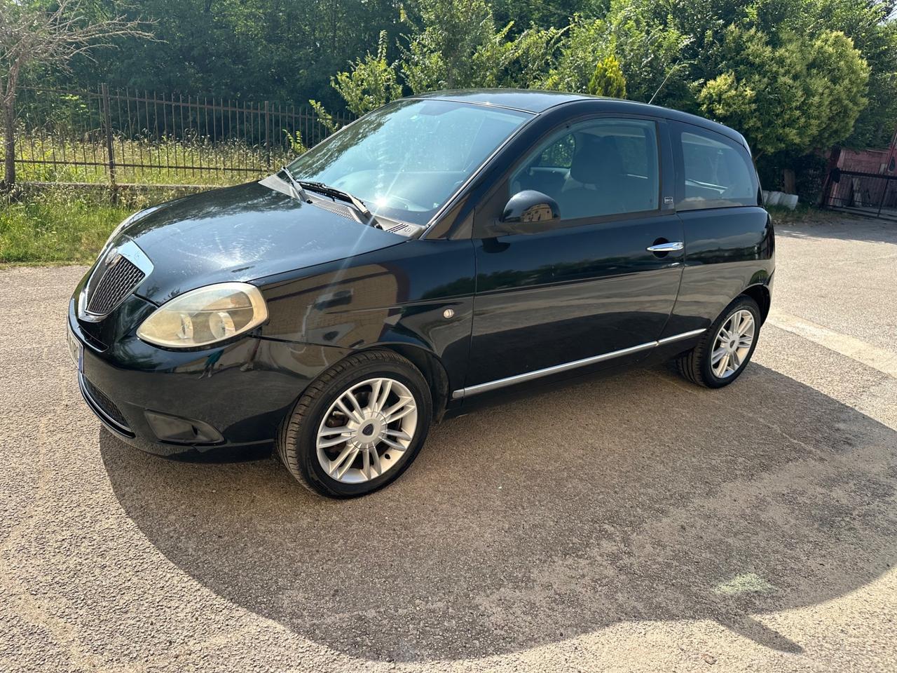 Lancia Ypsilon 1.3 MJT 75 CV