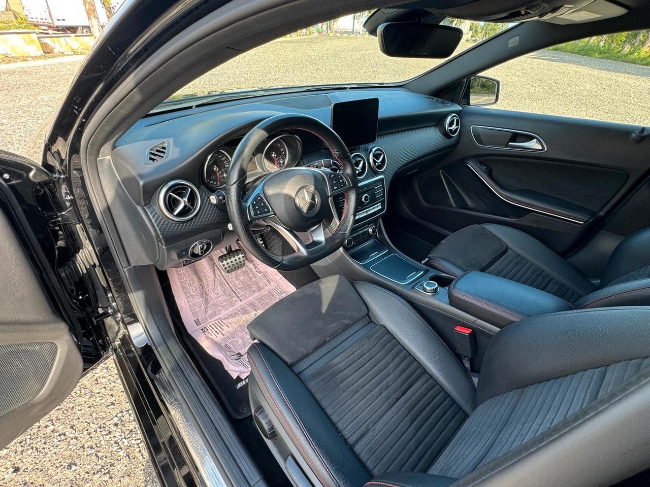 MERCEDES- BENZ A 180 d AUTOMATIC PREMIUM
