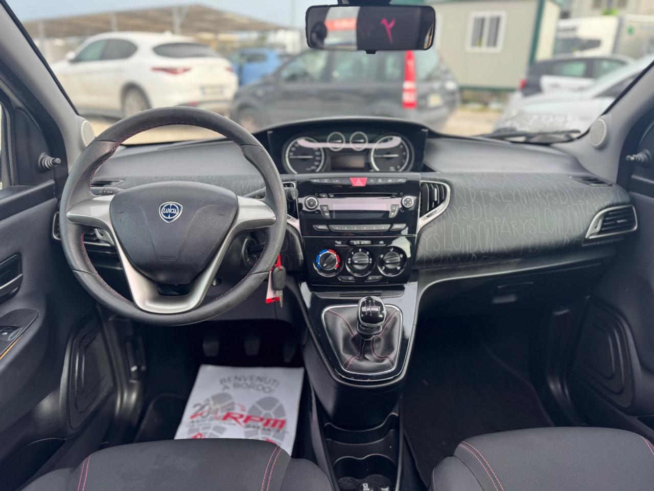 Lancia Ypsilon 1.2 69 CV Elefantino rosa tetto apribile