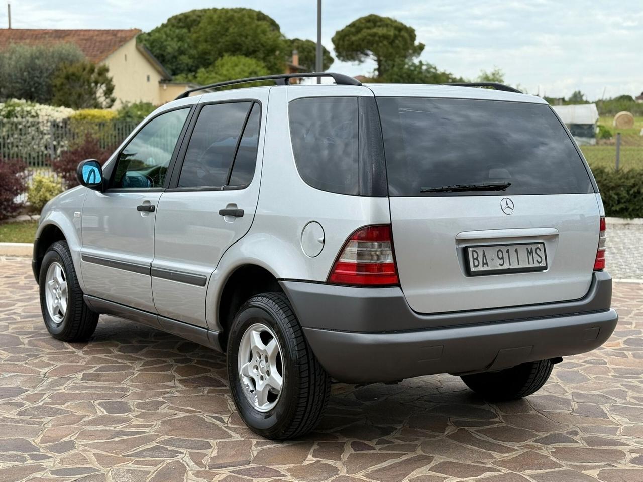 Mercedes-benz ML 230