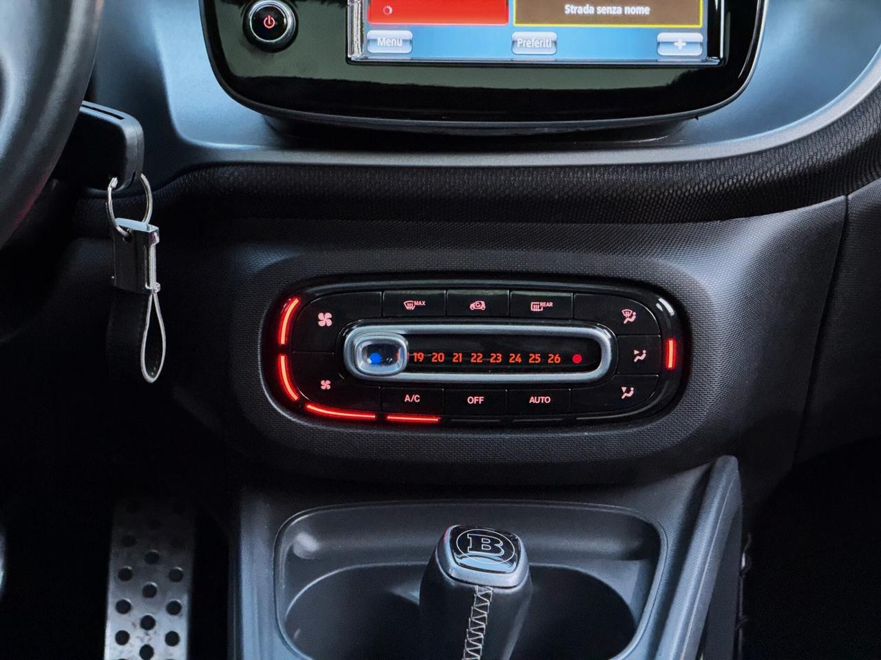 Smart forFour 0.9 T BRABUS 109CV TETTO CAM JBL