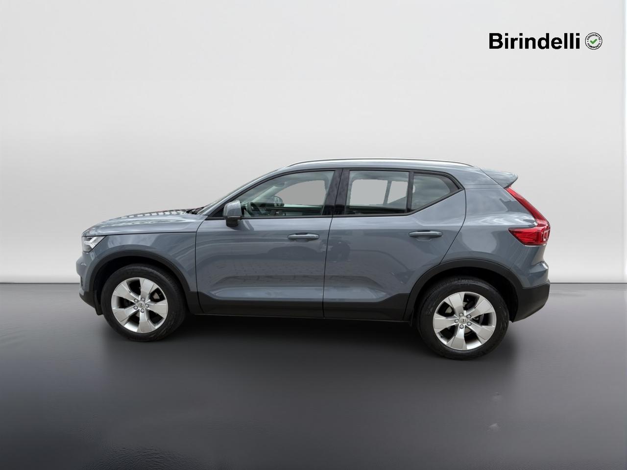 VOLVO XC40 (2017-->) - XC40 T2 Momentum Core