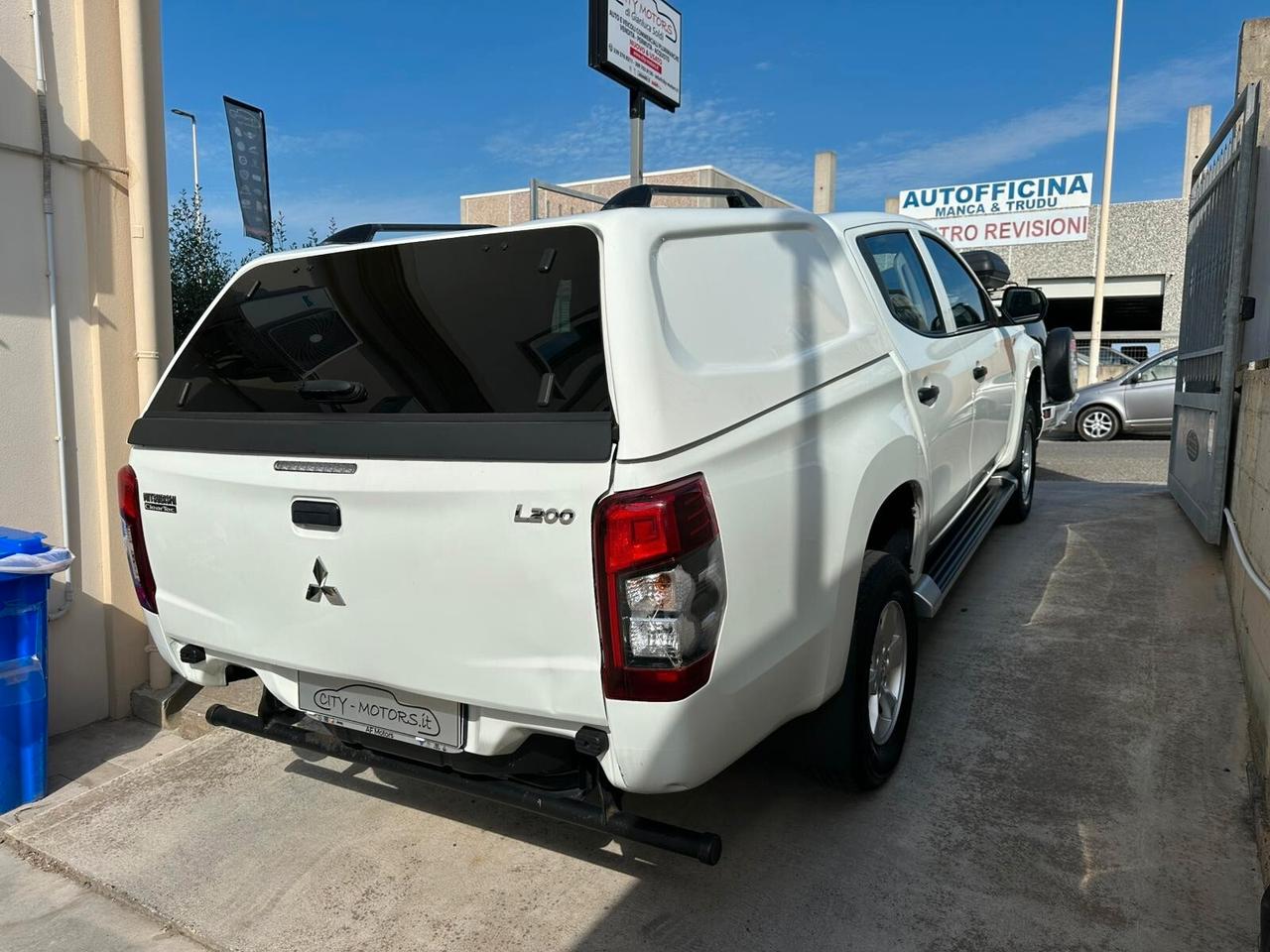 Mitsubishi L200 2.3 D Double Cab 4x4 Easy Select Invite