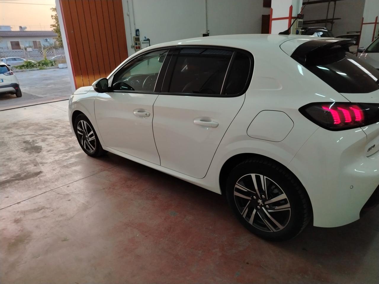 Peugeot 208 BlueHDi 100 Stop&Start 5 porte Allure Navi Pack