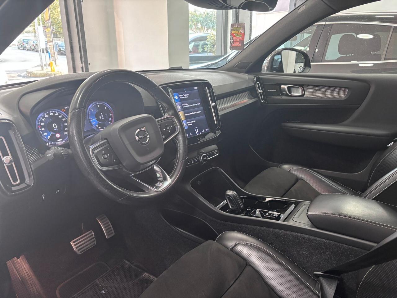 Volvo XC40 R-DESIGN LET-NAVI-TETTO