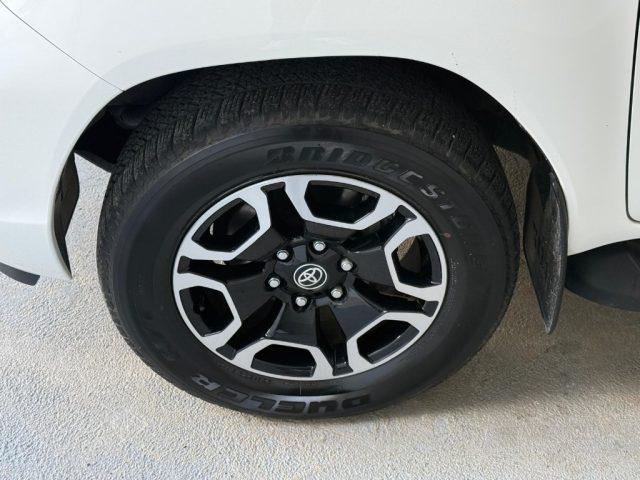 TOYOTA Hilux 2.4 D-4D A/T 4WD 4 porte Double Cab Executive