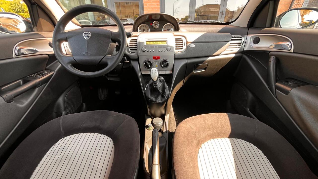 Lancia Ypsilon 1.2 Oro Plus