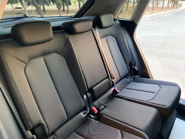 AUDI Q3 35 2.0 TDI S tronic Business Advanced COCKPIT