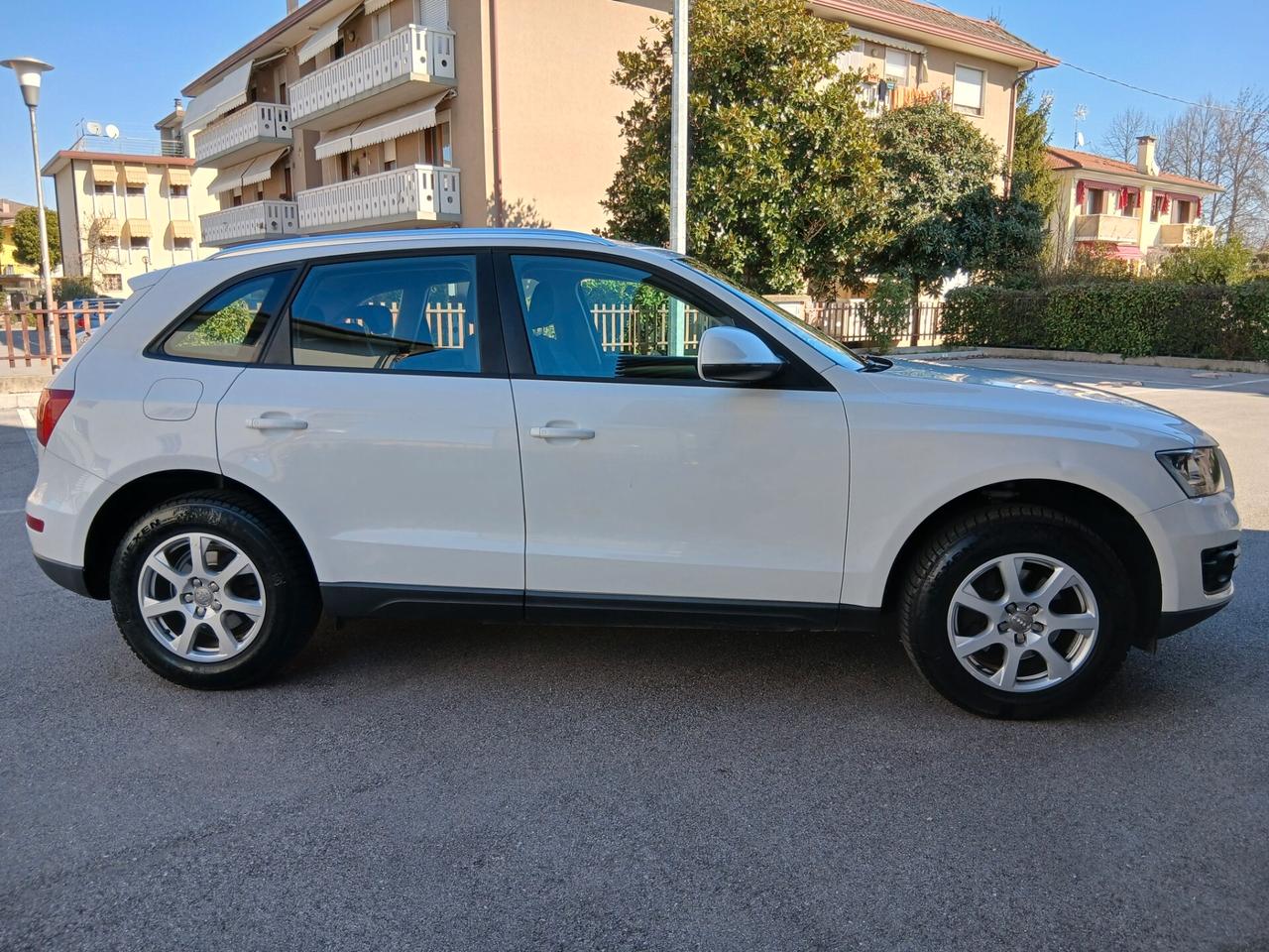 Audi Q5 2.0 TDI 143 CV quattro Advanced pronta consegna