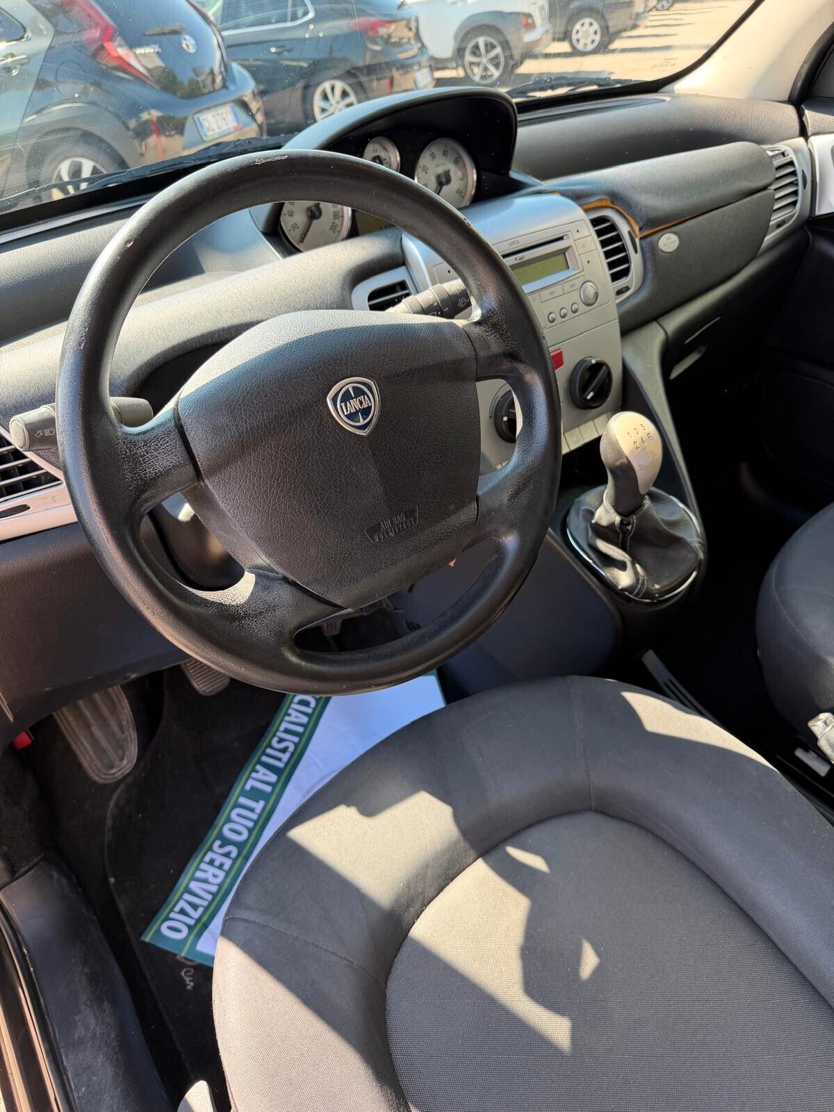 Lancia Ypsilon 1.3 MJT 75 CV Platinum