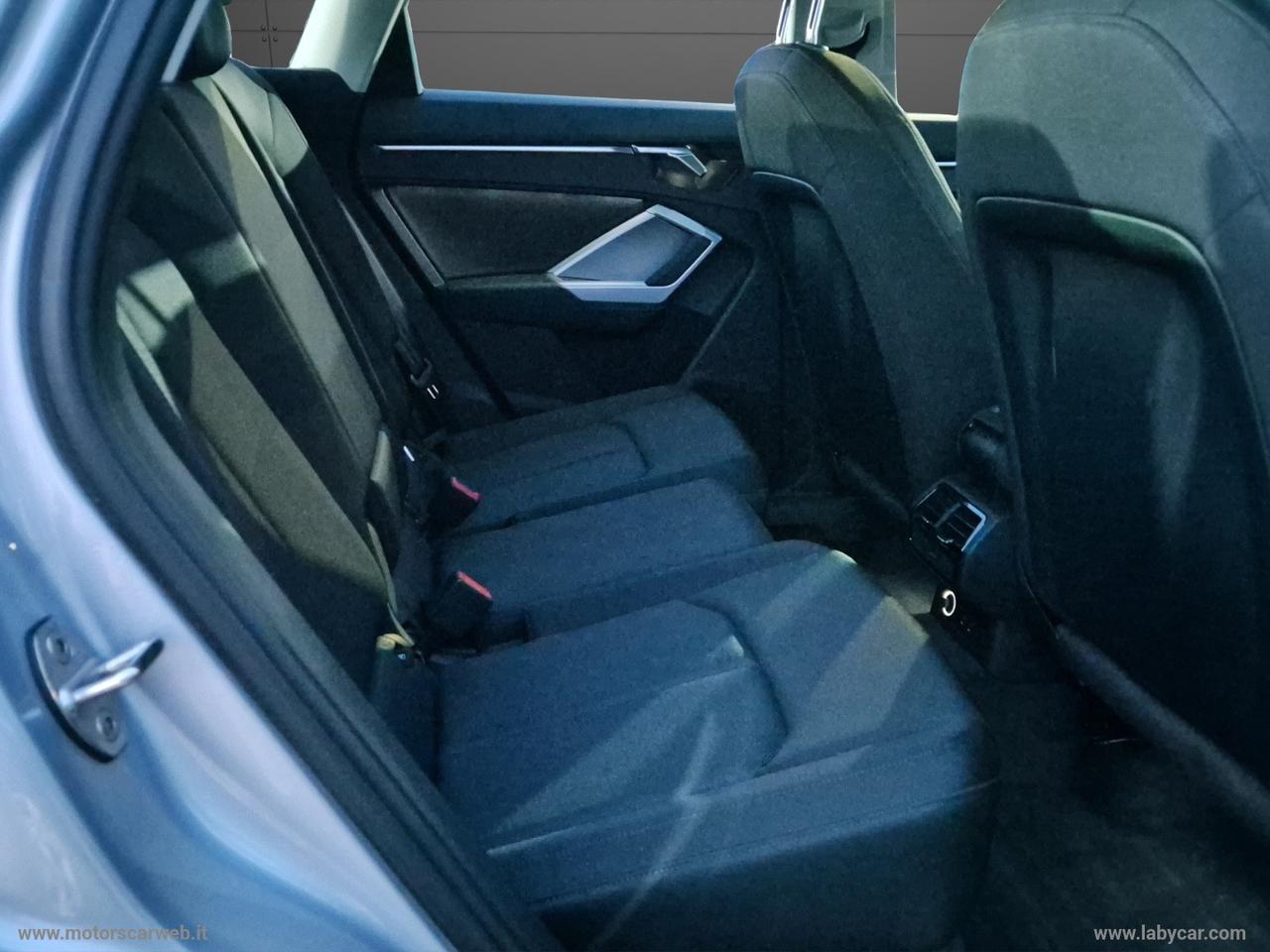 AUDI Q3 35 TFSI S tronic Business