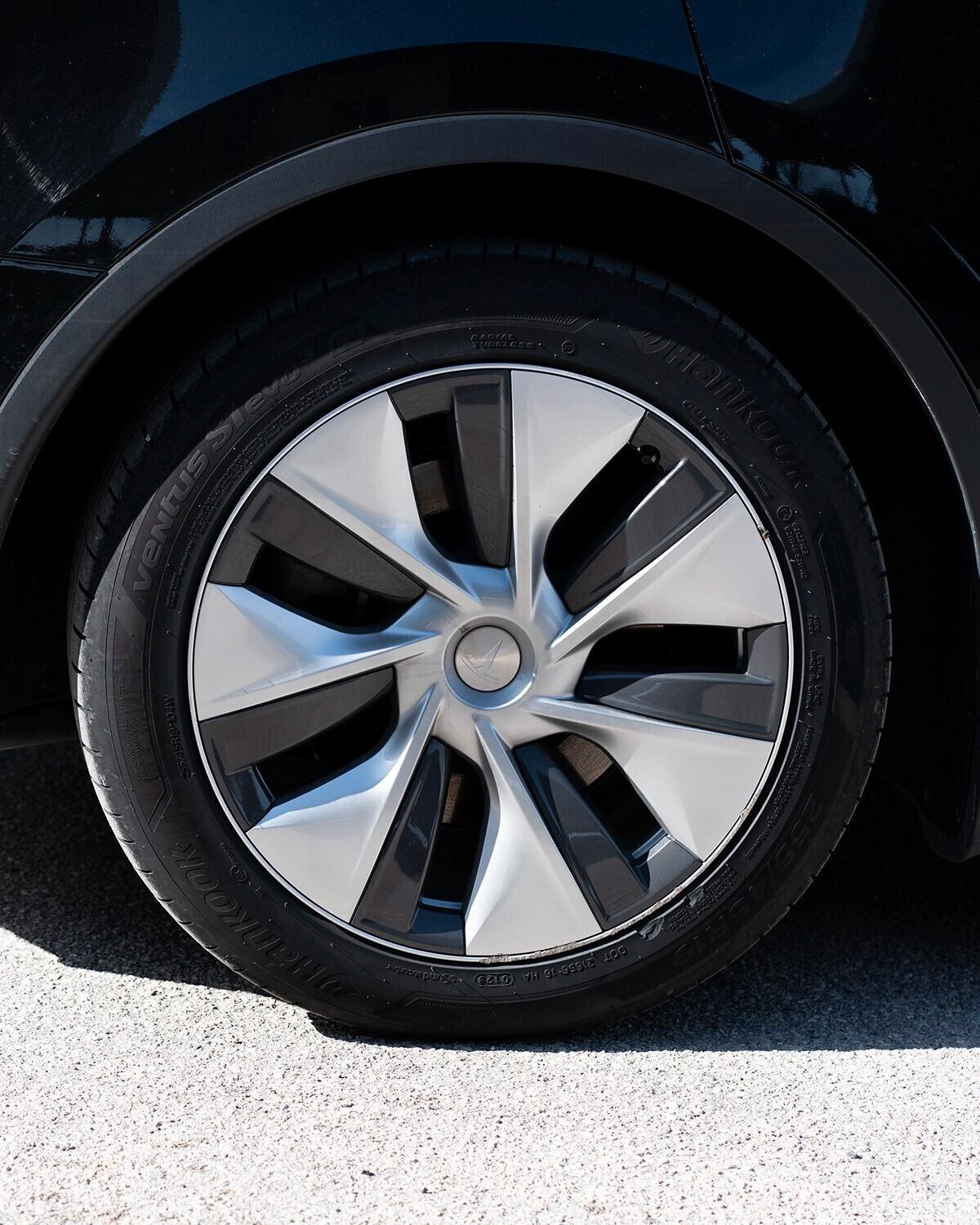 Tesla Model Y Model Y Long Range rwd