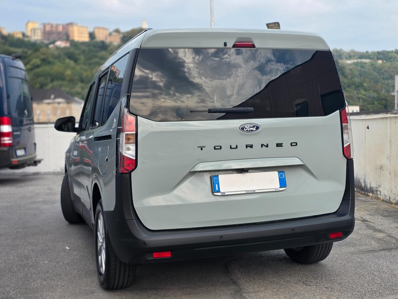 Ford Tourneo Courier 1.0 EcoBoost Active