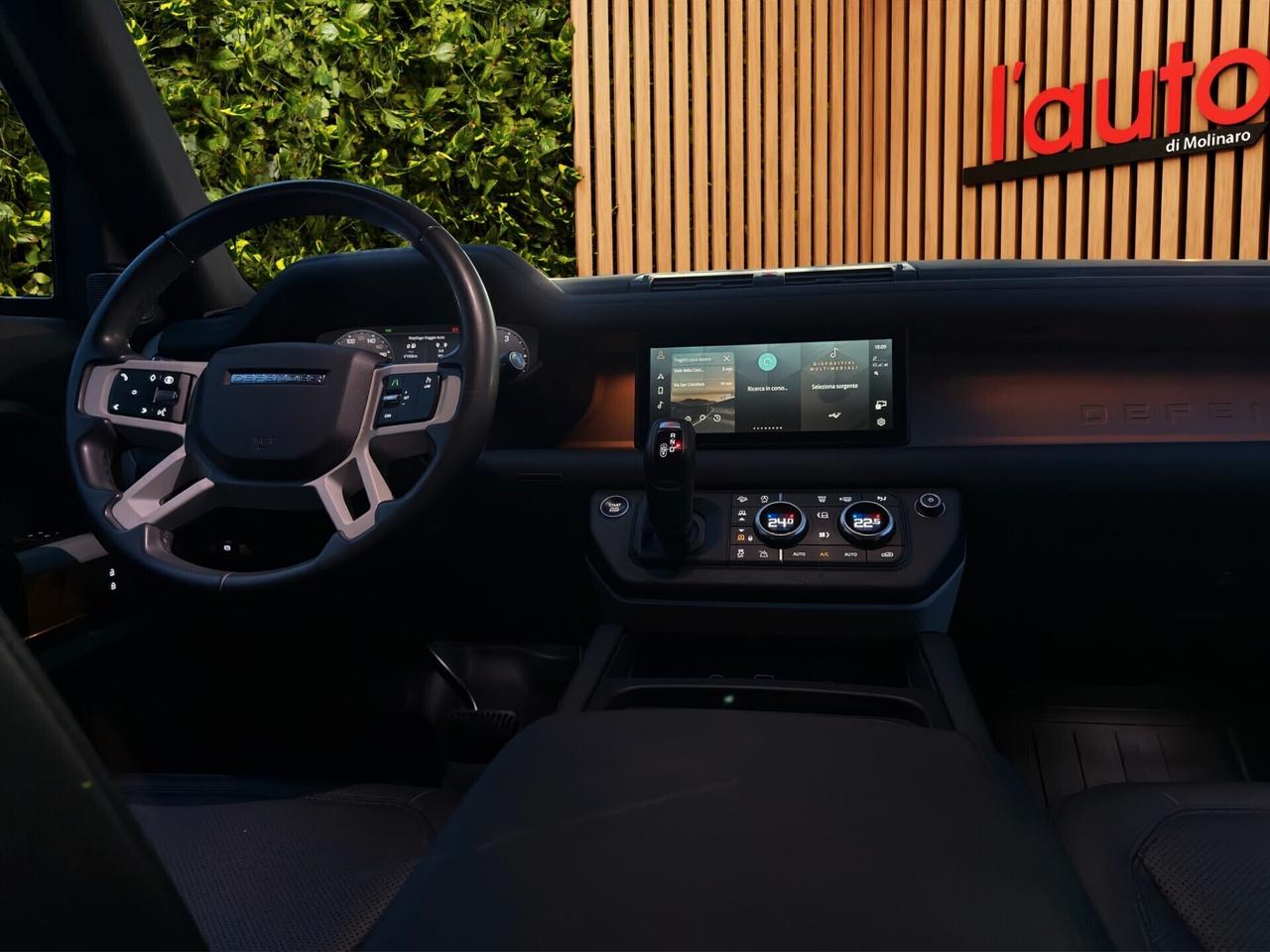 Land Rover Defender 110 3.0D I6 200 CV AWD Auto SE