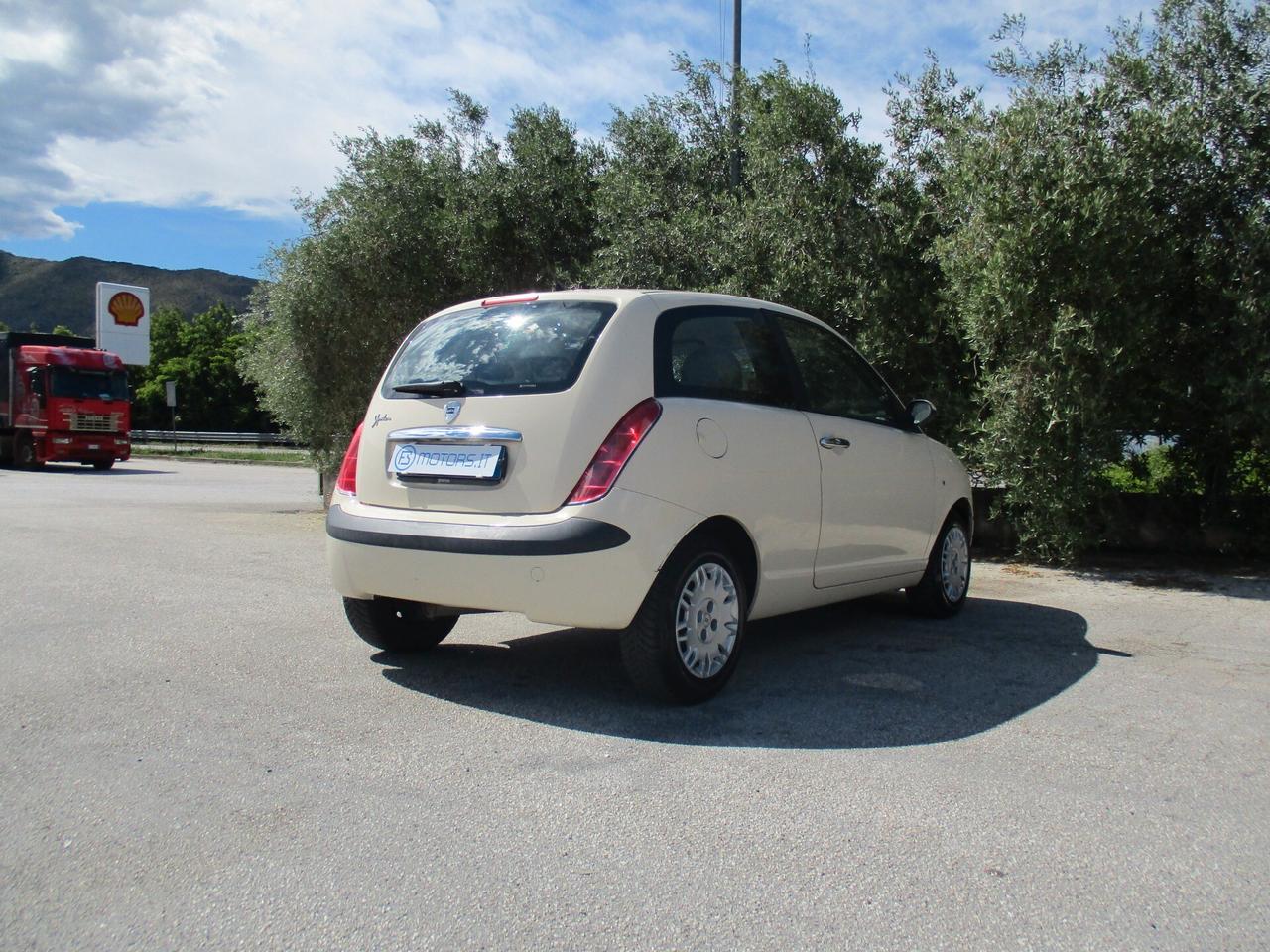 Lancia Ypsilon 1.2 PLATINO