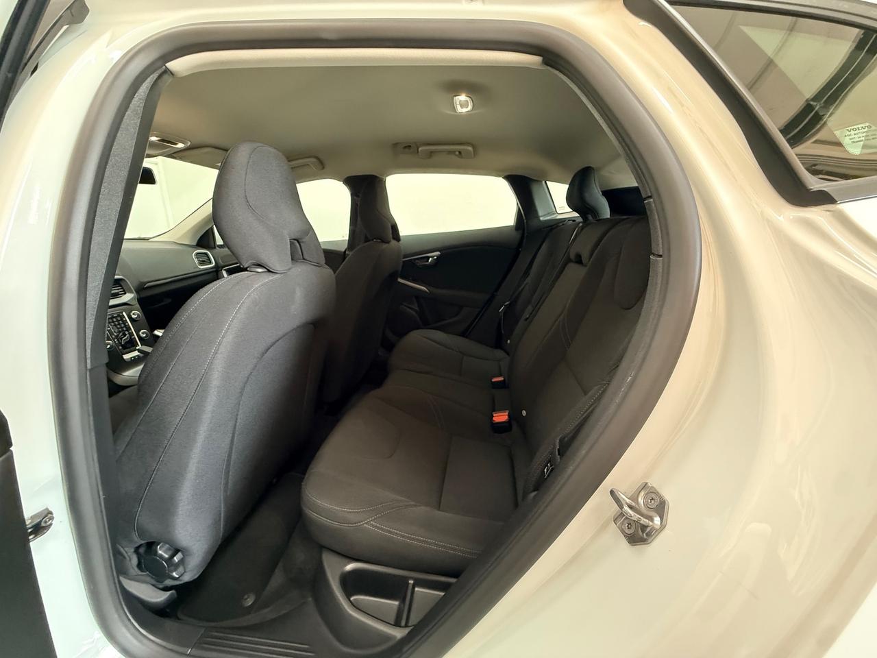 Volvo V40 D2 Inscription 2.0 120cv 07/2018 Euro 6B Neopatentati