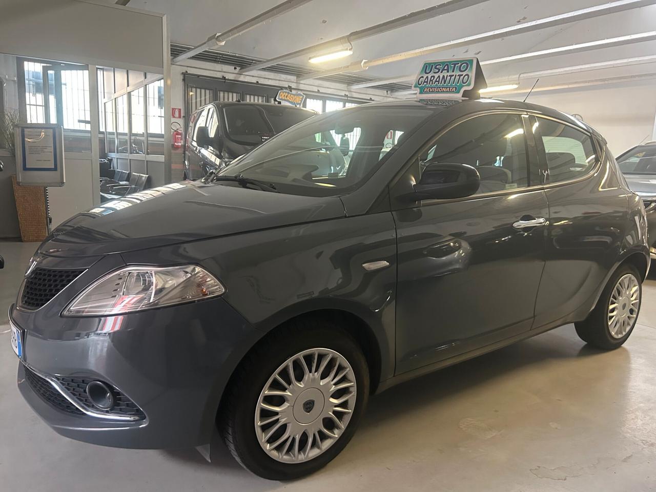Lancia Ypsilon 1.2 69 CV 5 porte Platinum
