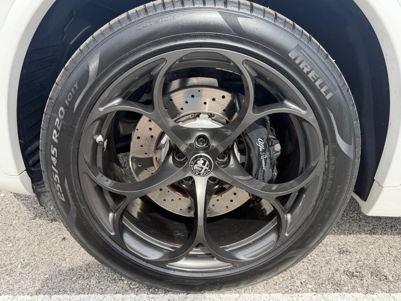 Alfa Romeo Stelvio 2.9 Bi-Turbo V6 510 CV AT8 Quadrifoglio