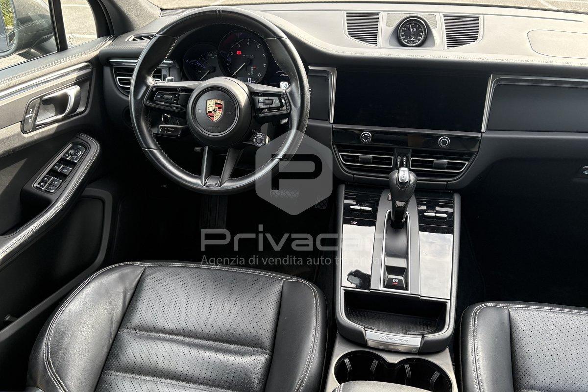 PORSCHE Macan 2.0 T