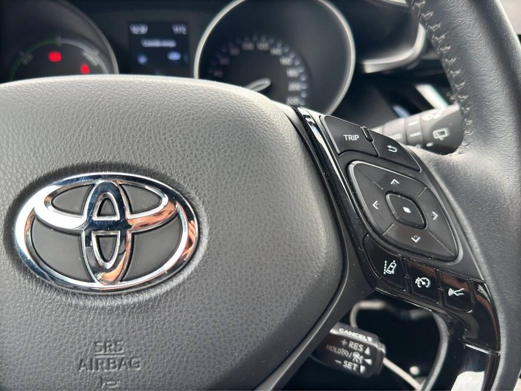 Toyota C-HR 2.0h More Business AUTOMATICA con CarPlay