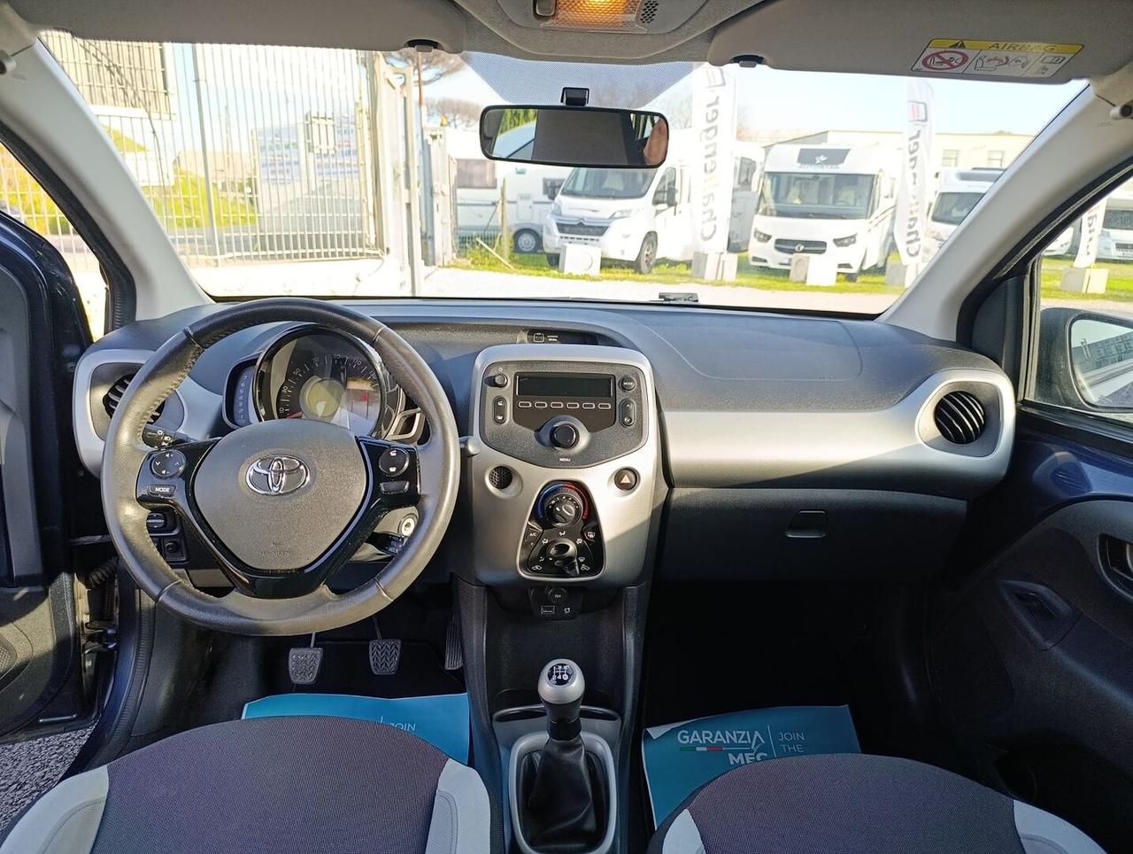 Toyota Aygo I 2012 Aygo 1.0 Lounge connect 3p