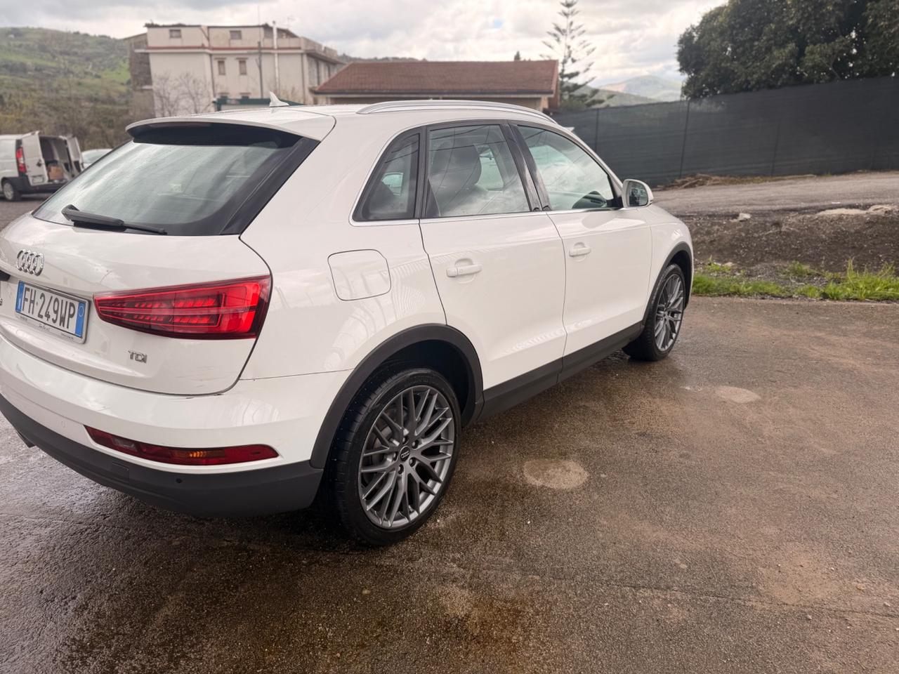 Audi Q3 2.0 TDI 120 CV S tronic Sport