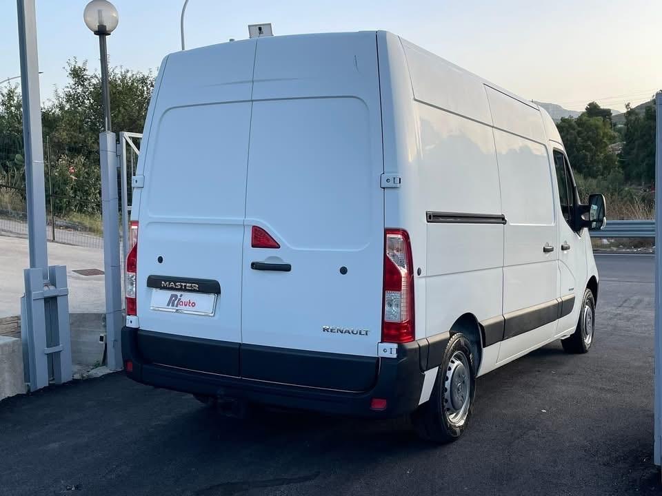 Renault Master 2.3 dci 125 cv