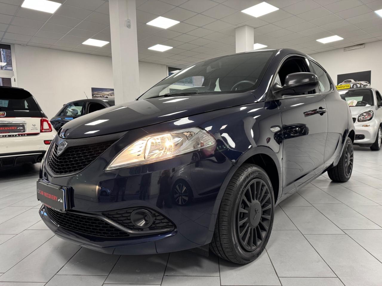 Lancia Ypsilon 1.0 FireFly 5 porte S&S Hybrid Ecoc