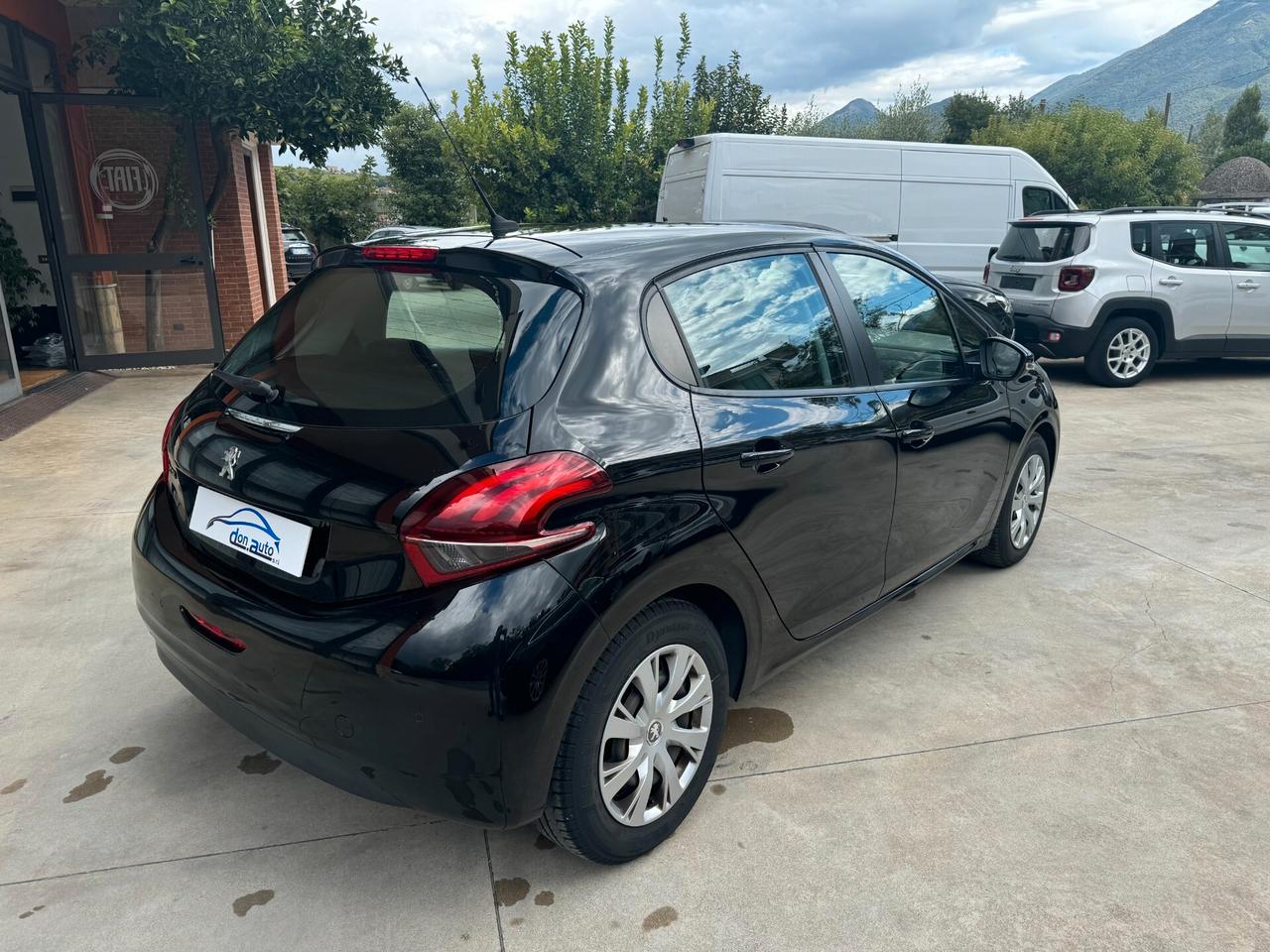 Peugeot 208 BlueHDi 75 5 porte Allure