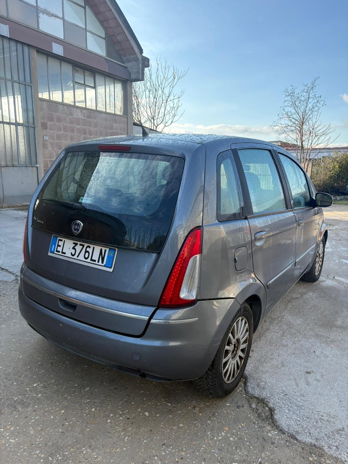 Lancia MUSA 1.4 8V Ecochic (GPL) Gold 2012 207.000 KM