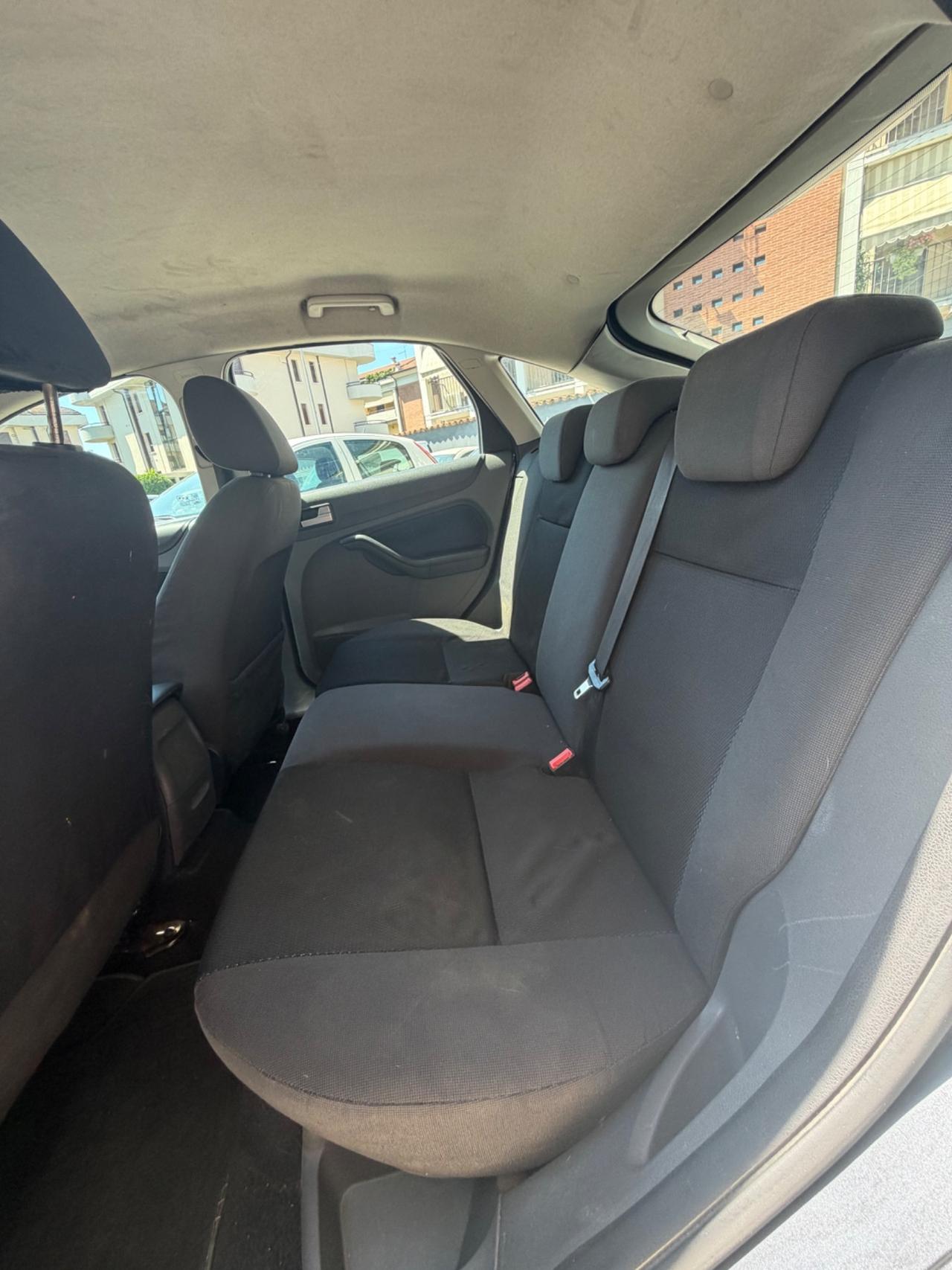 Ford Focus C-Max 1.6 TDCi (90CV) Coupé