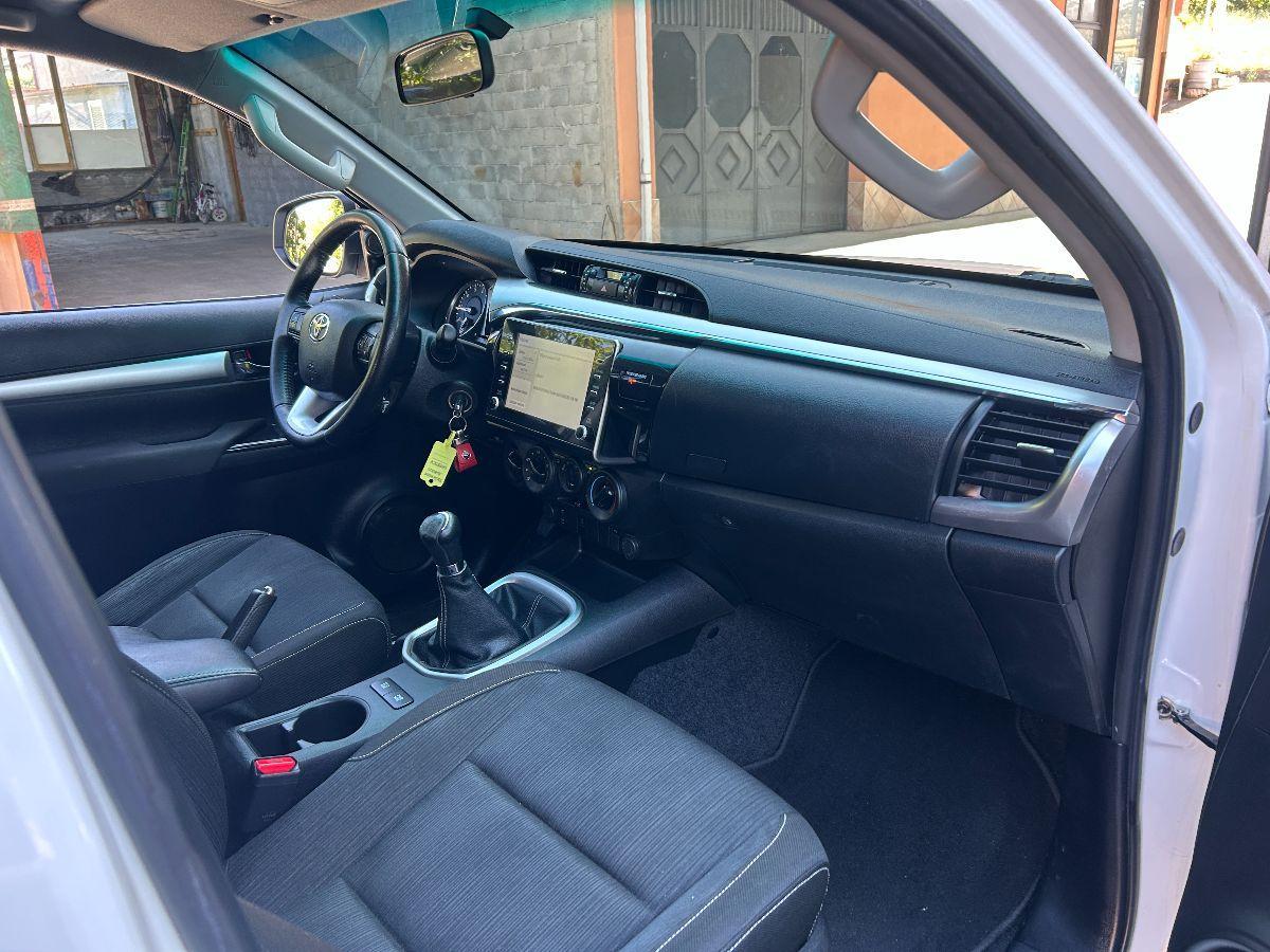 TOYOTA - Hilux 2.4 d-4d 4x4 EXECUTIVE TELECAMERA
